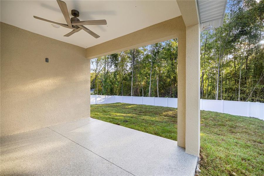 Exterior details and patio area of a home in , Belleview (Image 14).