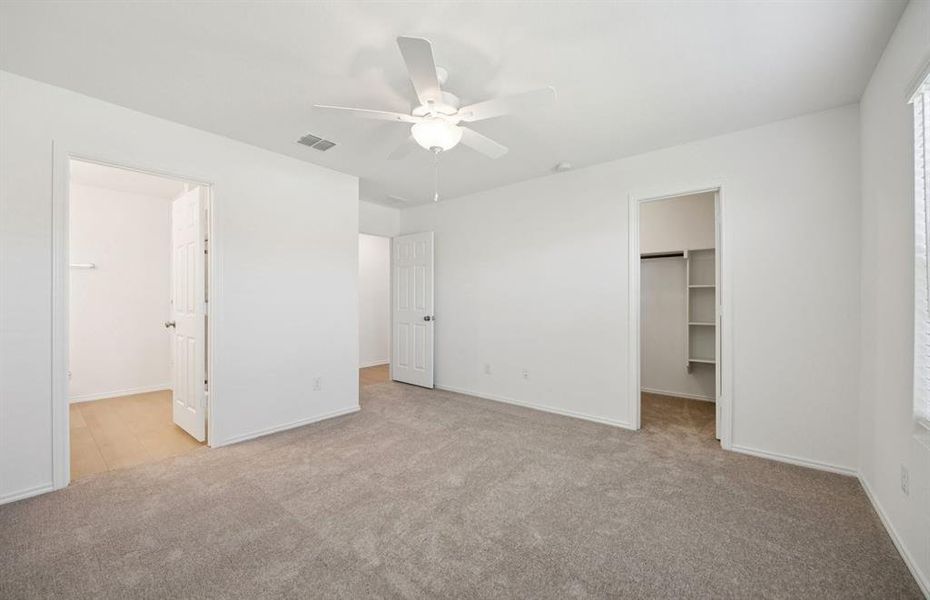 Spacious owner's suite with private bath Spacious owner's suite with private bath