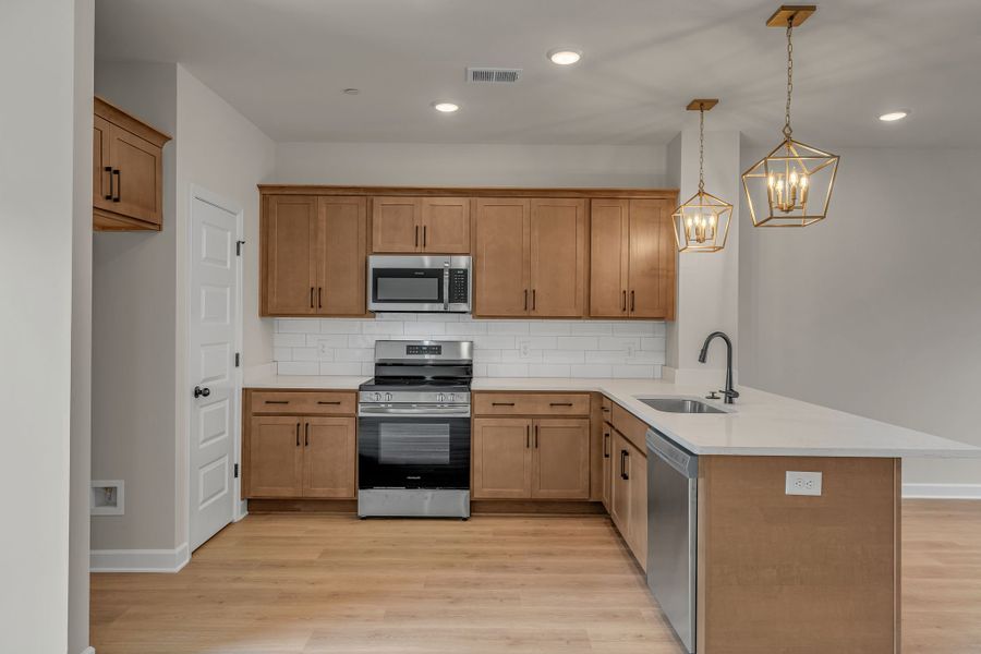Furnished interior view inside a new home in Oxford Station, Gallatin (Image 6).