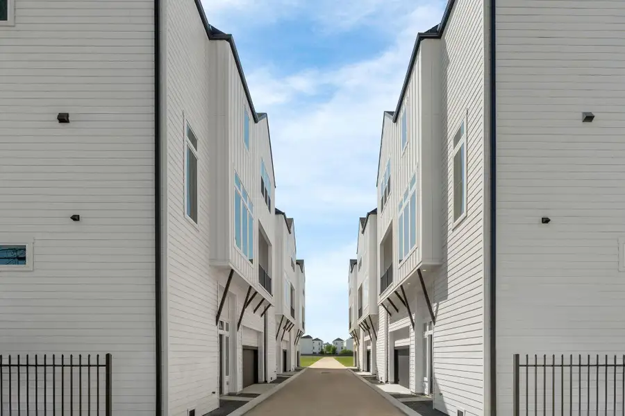 Image 10 of a home in . Image 10 of a home in .