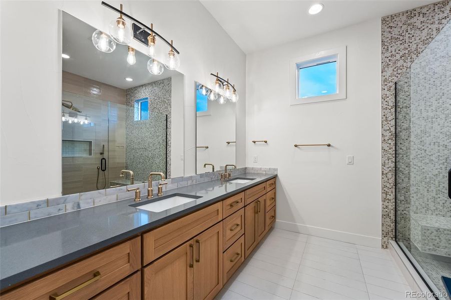 Furnished interior view inside a new home in , Lakewood (Image 8).
