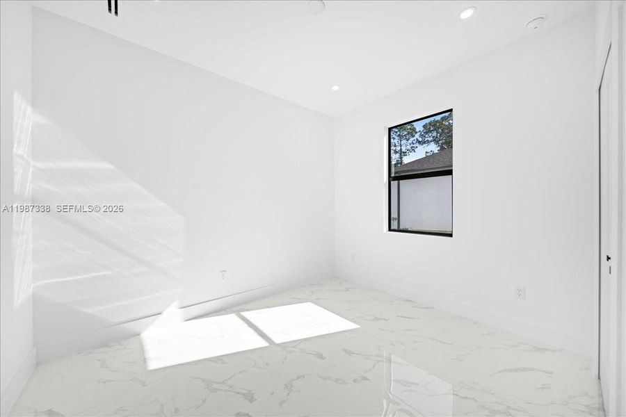 Spacious, unfurnished interior of a new home in , Lehigh Acres (Image 25).