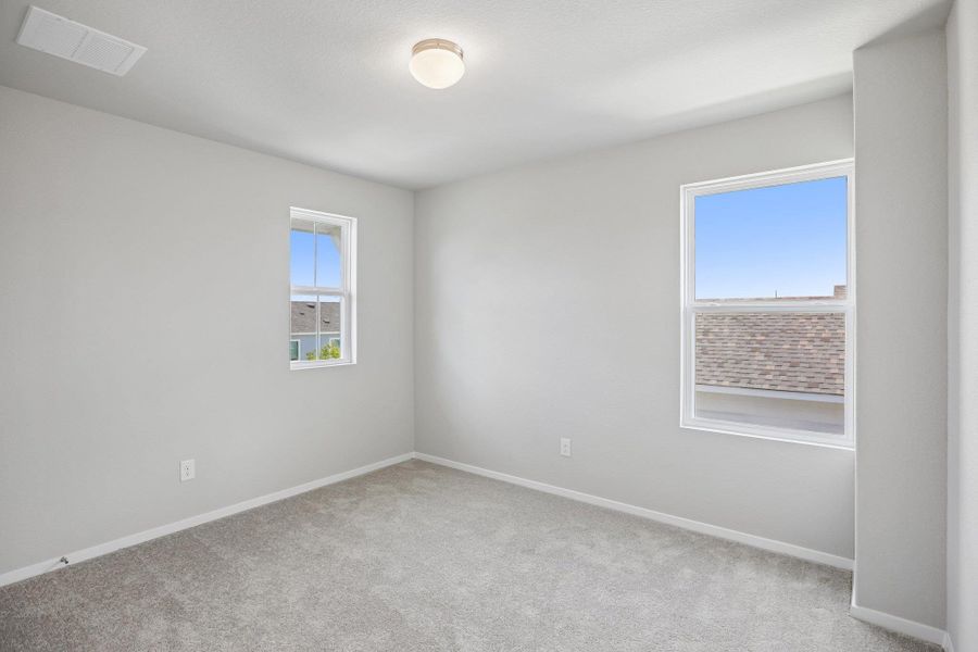 Spacious, unfurnished interior of a new home in Harvest Ridge, Elgin (Image 19).