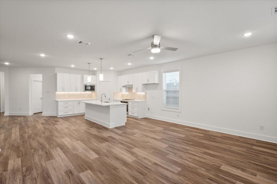 Spacious, unfurnished interior of a new home in Heritage Towne, Midlothian (Image 42).