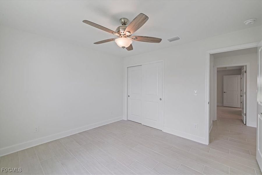 Spacious, unfurnished interior of a new home in Cape Coral, Cape Coral (Image 32).