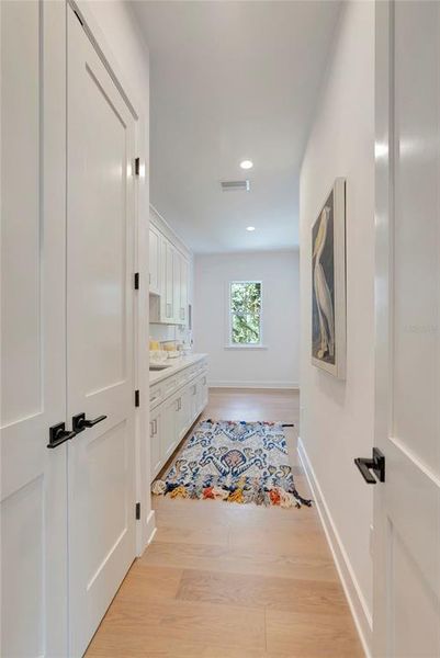 Spacious, unfurnished interior of a new home in , Tampa (Image 67).