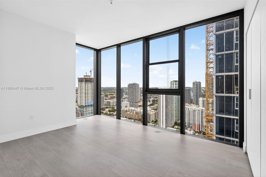 Spacious, unfurnished interior of a new home in , Miami (Image 34).
