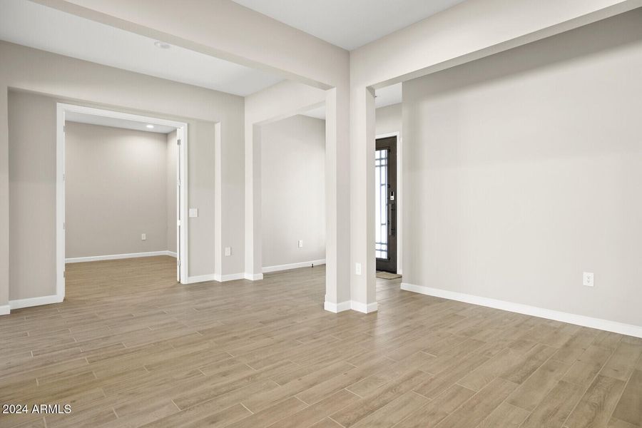 Dining Room/Foyer