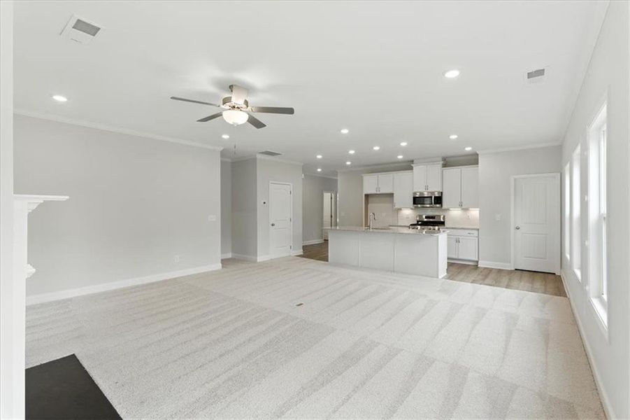 Spacious, unfurnished interior of a new home in Stratford at NatureWalk, Dallas (Image 21). Spacious, unfurnished interior of a new home in Stratford at NatureWalk, Dallas (Image 21).