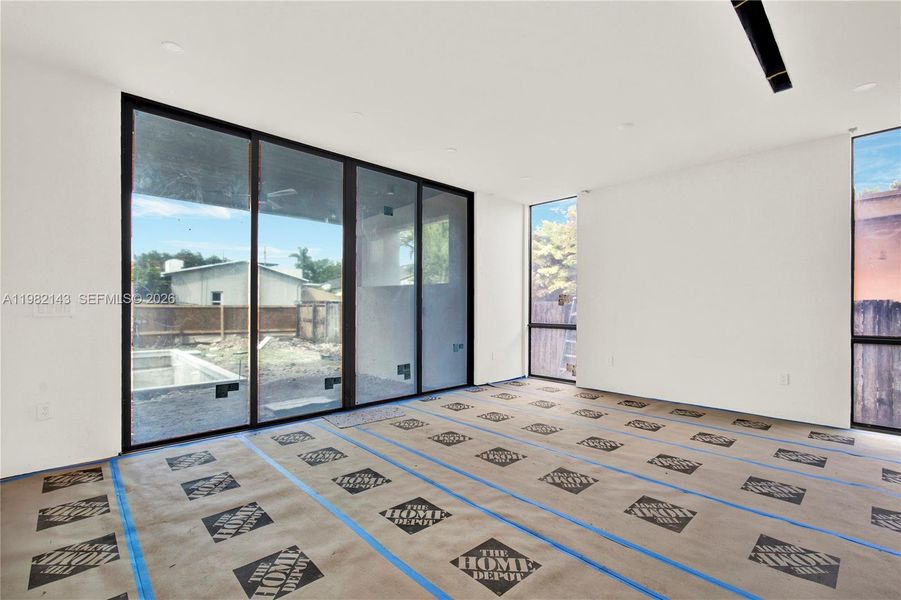 Large area for family/dinning. Large area for family/dinning.