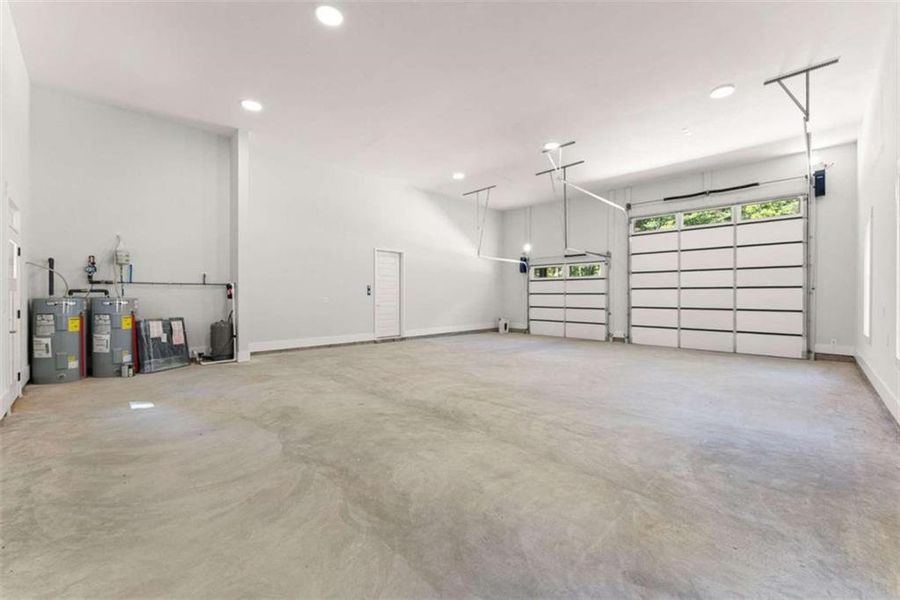 Spacious, unfurnished interior of a new home in , Clarkesville (Image 40).