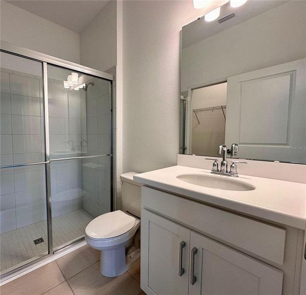 Furnished interior view inside a new home in , Winter Garden (Image 8).