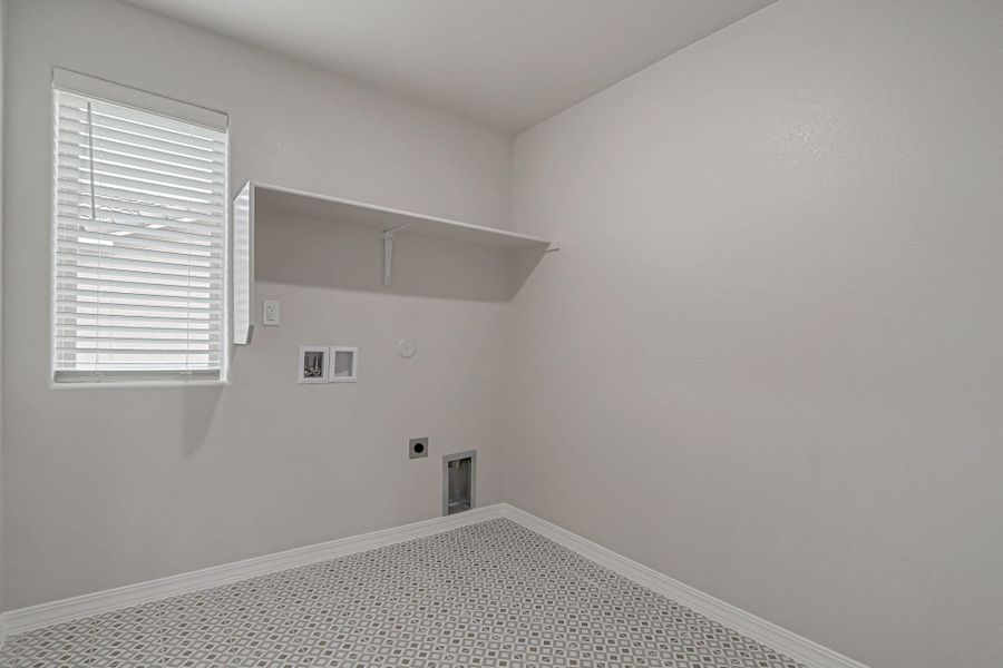 Spacious, unfurnished interior of a new home in Emerald Estates, Horizon City (Image 21). Spacious, unfurnished interior of a new home in Emerald Estates, Horizon City (Image 21).