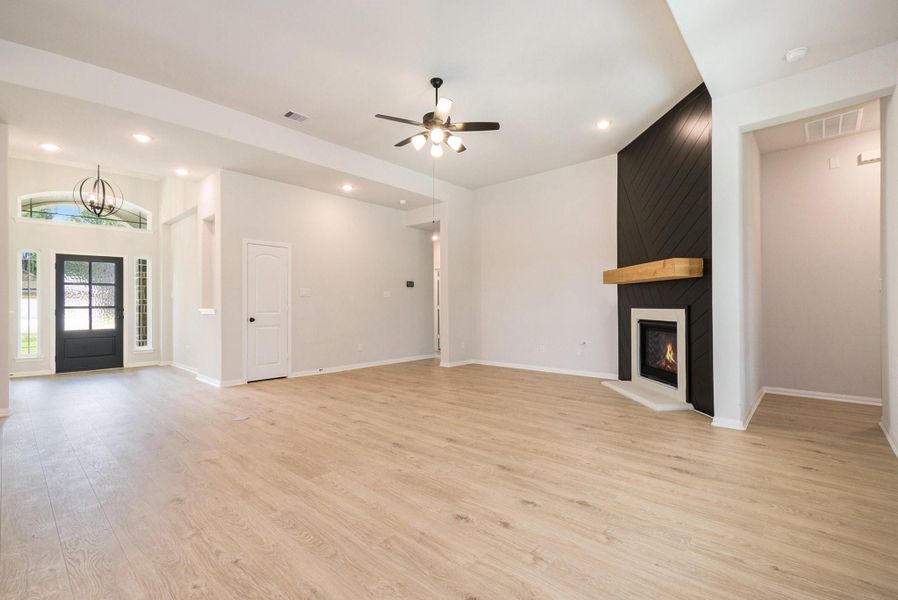 Spacious, unfurnished interior of a new home in , Conroe (Image 17). Spacious, unfurnished interior of a new home in , Conroe (Image 17).