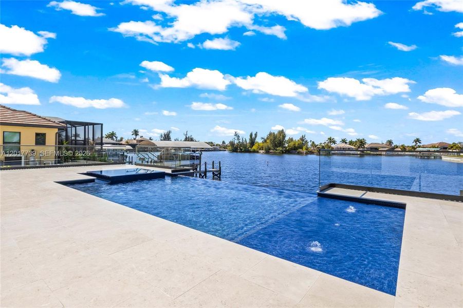 Community amenities in , Cape Coral (Image 38).