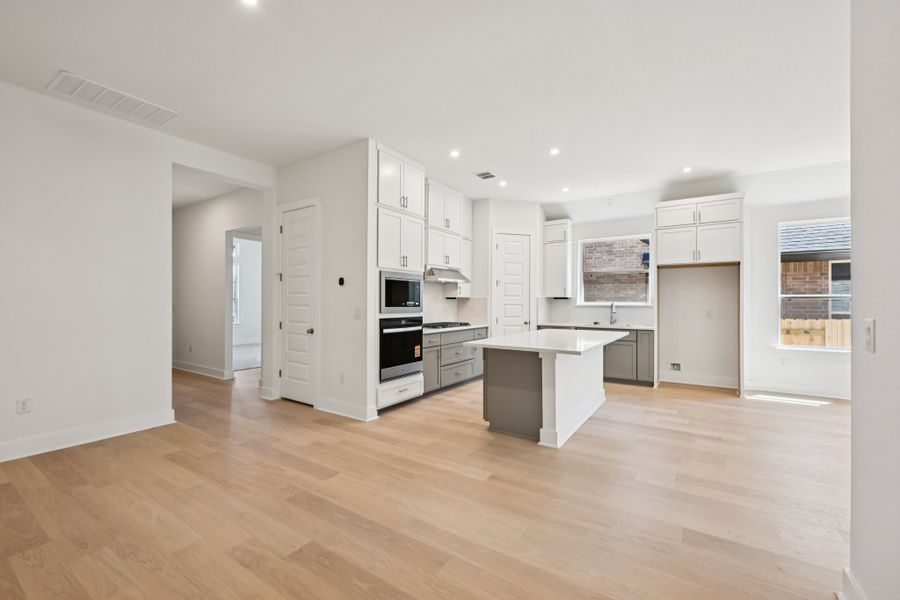 Furnished interior view inside a new home in Persimmon, Buda (Image 5).