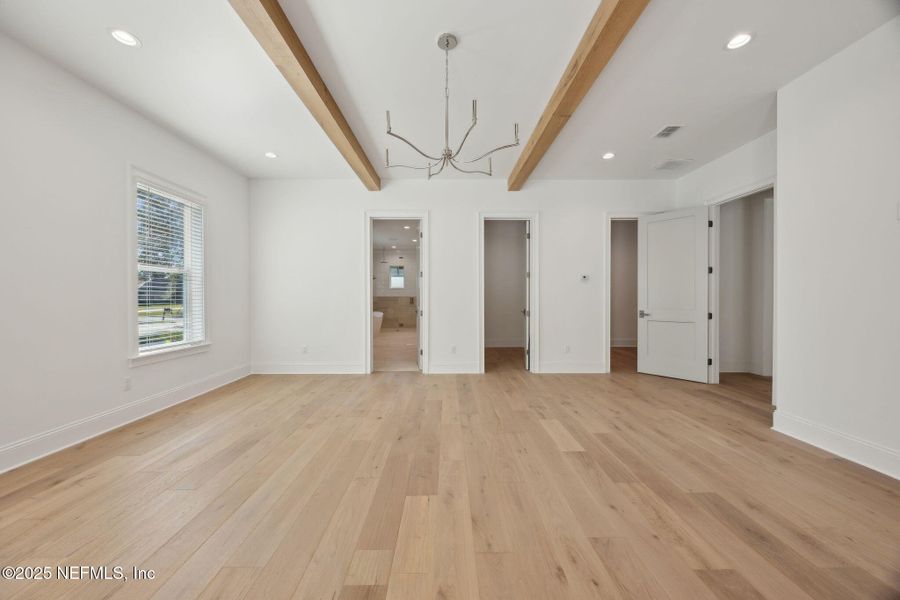 Spacious, unfurnished interior of a new home in , Jacksonville (Image 24).