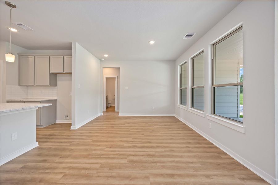 Spacious, unfurnished interior of a new home in Barton Place, Cleveland (Image 13).