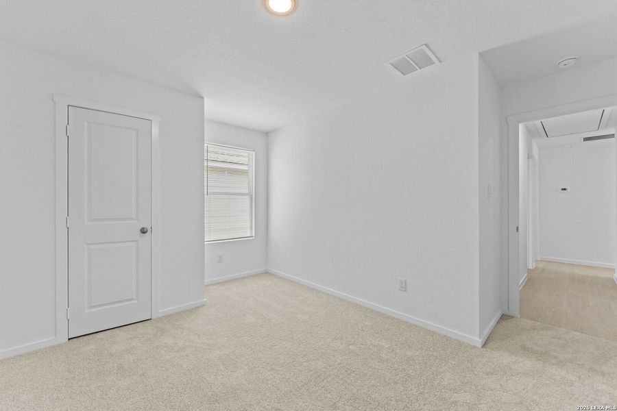Spacious, unfurnished interior of a new home in Hidden Oasis, San Antonio (Image 19). Spacious, unfurnished interior of a new home in Hidden Oasis, San Antonio (Image 19).