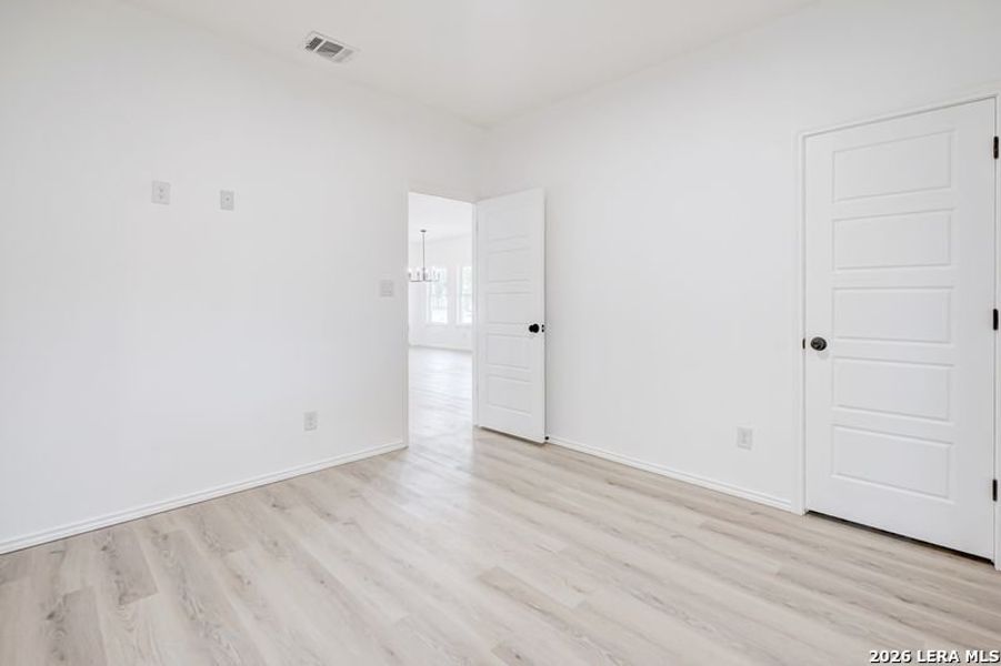 Spacious, unfurnished interior of a new home in , San Antonio (Image 24).