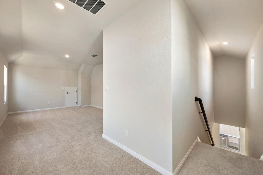 Spacious, unfurnished interior of a new home in Cannon Ranch, Dripping Springs (Image 34).