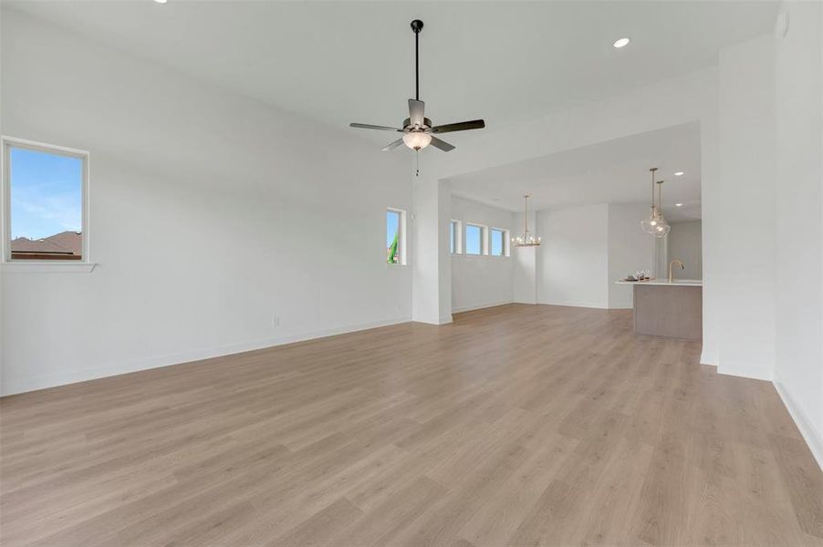 Spacious, unfurnished interior of a new home in Sandbrock Ranch, Aubrey (Image 18).