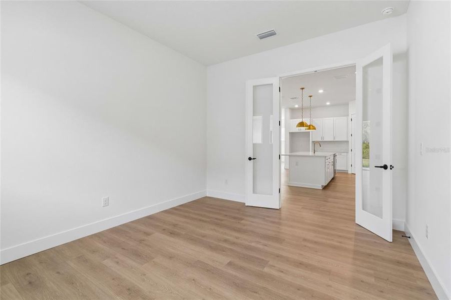Spacious, unfurnished interior of a new home in Chapel Crossings – Classic Series, Wesley Chapel (Image 10).