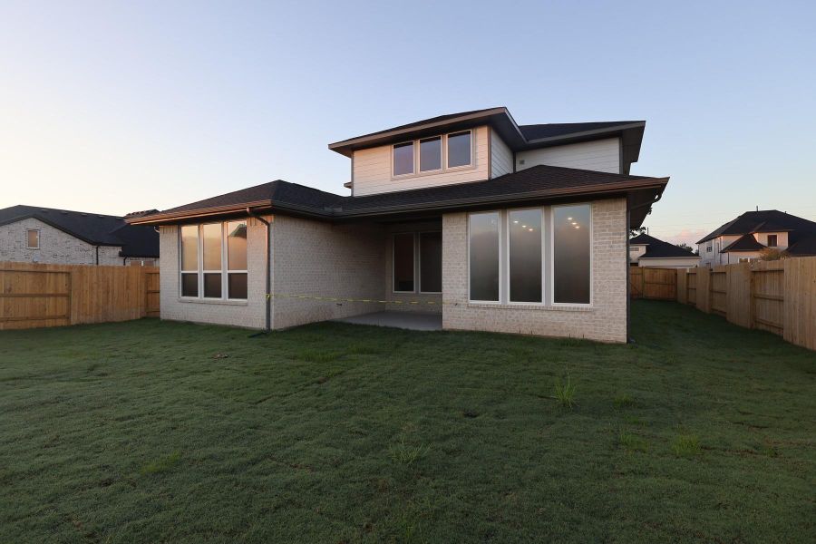 Exterior details and patio area of a home in Oakhill Reserve, Tomball (Image 3).