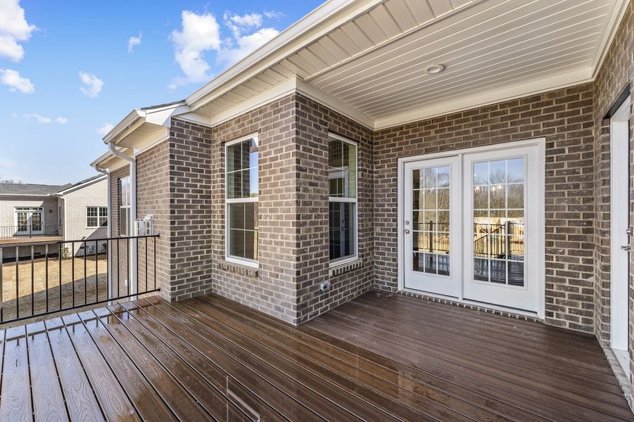 Exterior details and patio area of a home in Walnut Grove, Easley (Image 4).