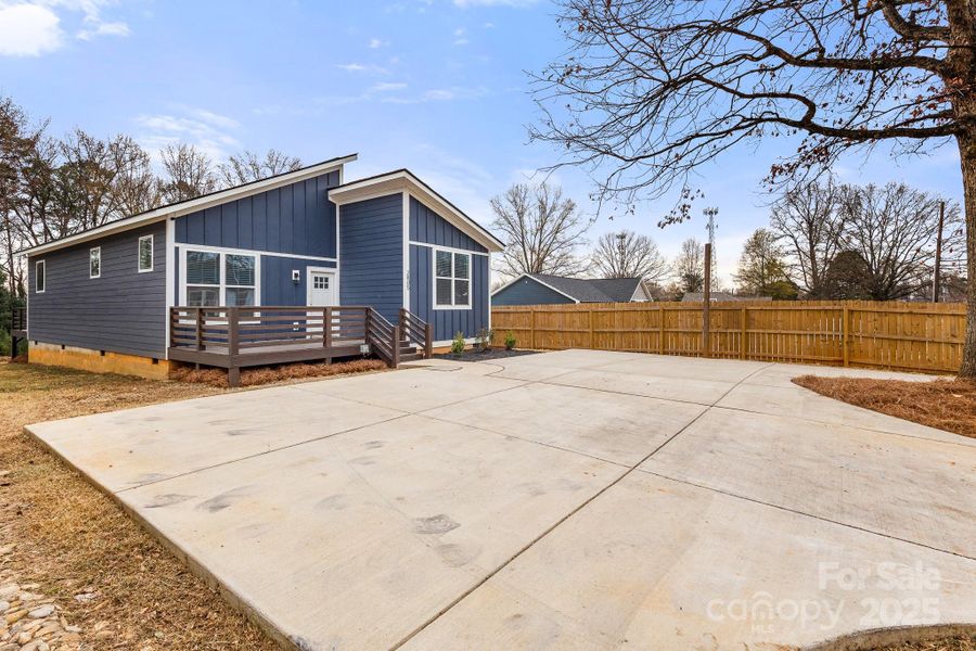 Exterior details and patio area of a home in , Charlotte (Image 22).