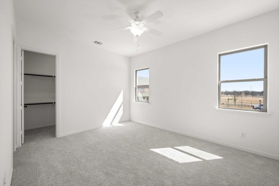 Representative unfurnished interior of a home built from the Darmouth by Ashton Woods in Parkside, Mansfield (Image 22).