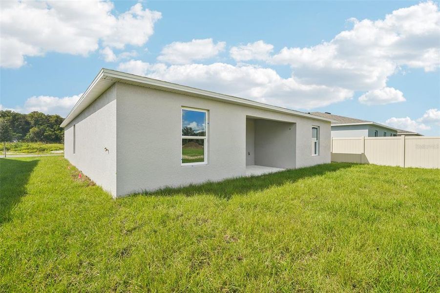 Exterior details and patio area of a home in West Oak, Ocala (Image 5). Exterior details and patio area of a home in West Oak, Ocala (Image 5).