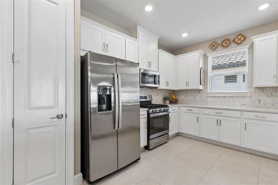 Furnished interior view inside a new home in , Wesley Chapel (Image 15).