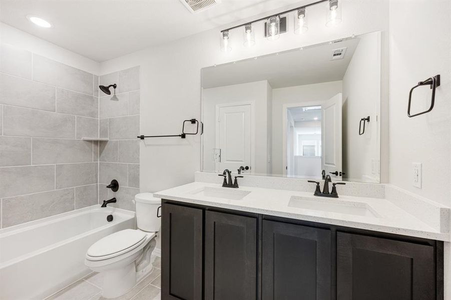 Furnished interior view inside a new home in Arcadia Trails, Balch Springs (Image 13).