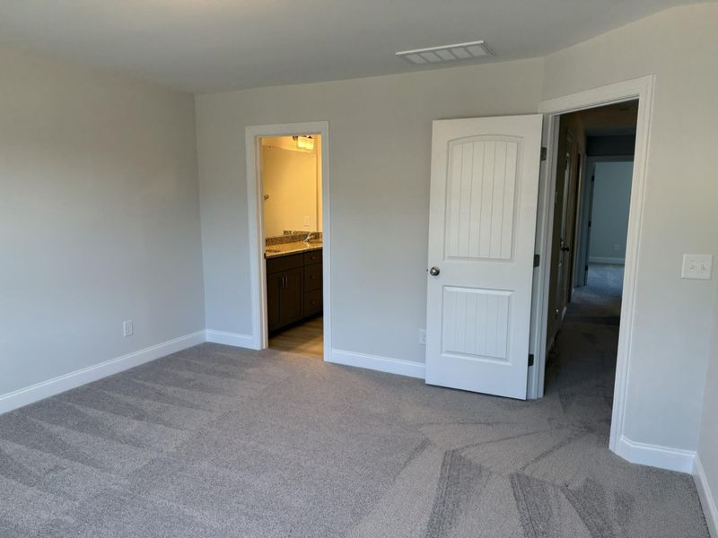 Spacious, unfurnished interior of a new home in Enclave at Traditions Townhomes, Wake Forest (Image 14). Spacious, unfurnished interior of a new home in Enclave at Traditions Townhomes, Wake Forest (Image 14).