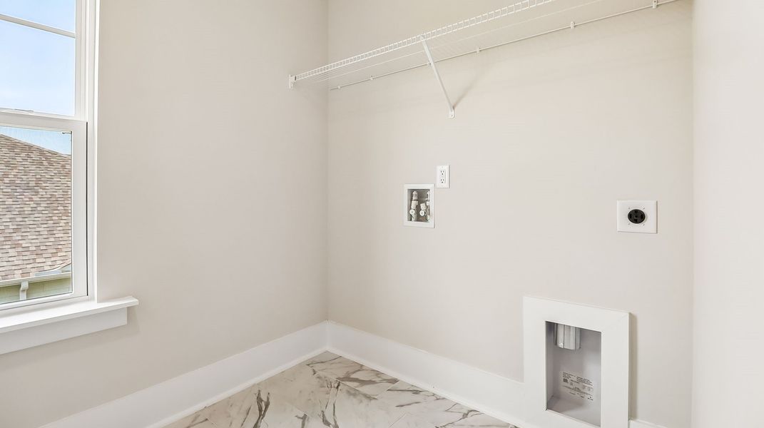 Spacious, unfurnished interior of a new home in Shell Pointe, Gilbert (Image 32).