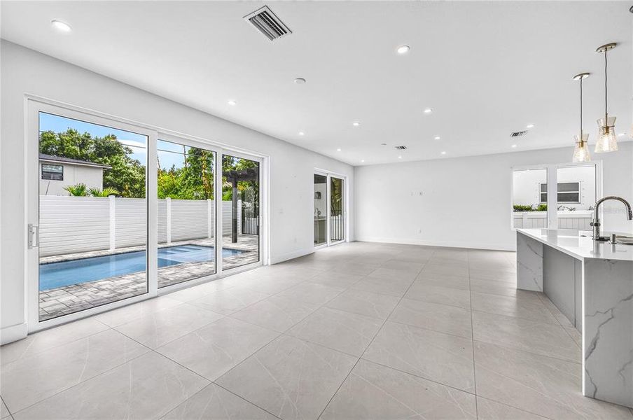 Spacious, unfurnished interior of a new home in , Sarasota (Image 65).