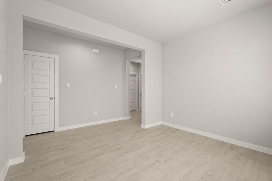 Spacious, unfurnished interior of a new home in Briarwood Crossing, Rosenberg (Image 22). Spacious, unfurnished interior of a new home in Briarwood Crossing, Rosenberg (Image 22).