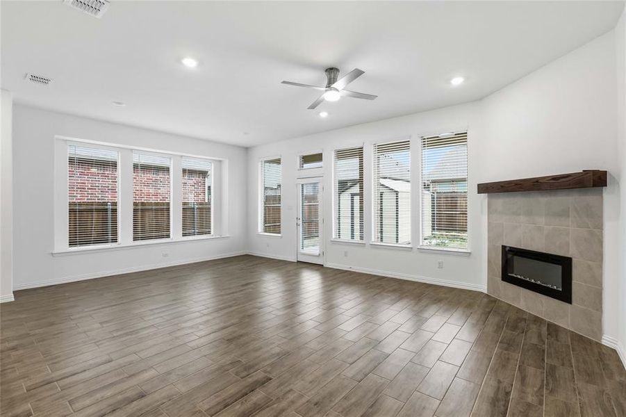 Spacious, unfurnished interior of a new home in Bridgewater, Princeton (Image 26).