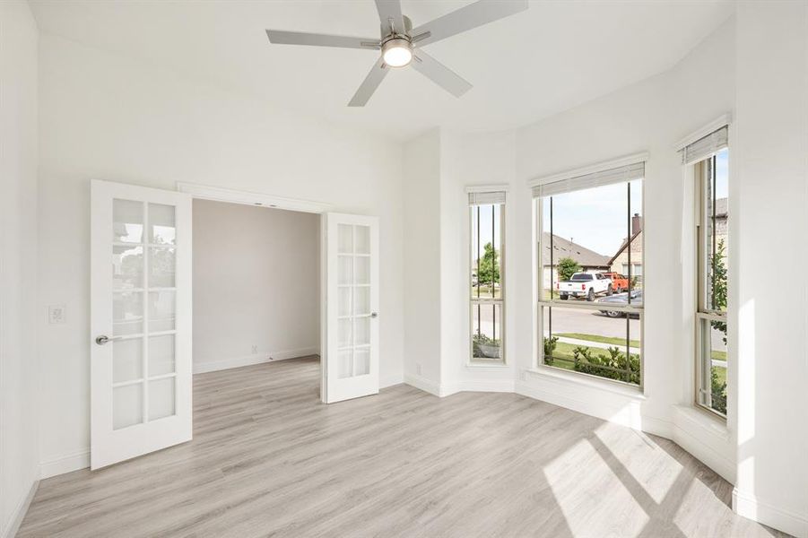 Spacious, unfurnished interior of a new home in Ridge Ranch, Mesquite (Image 30). Spacious, unfurnished interior of a new home in Ridge Ranch, Mesquite (Image 30).