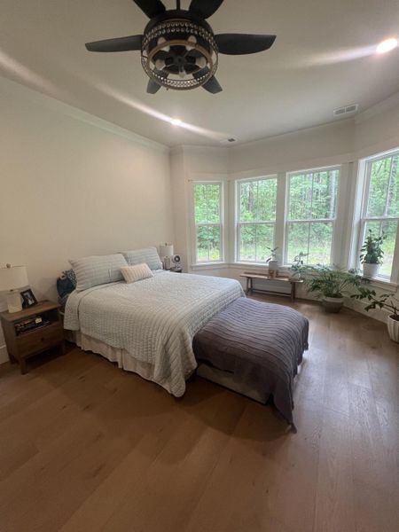 Furnished interior view inside a new home in , Seabrook (Image 13).