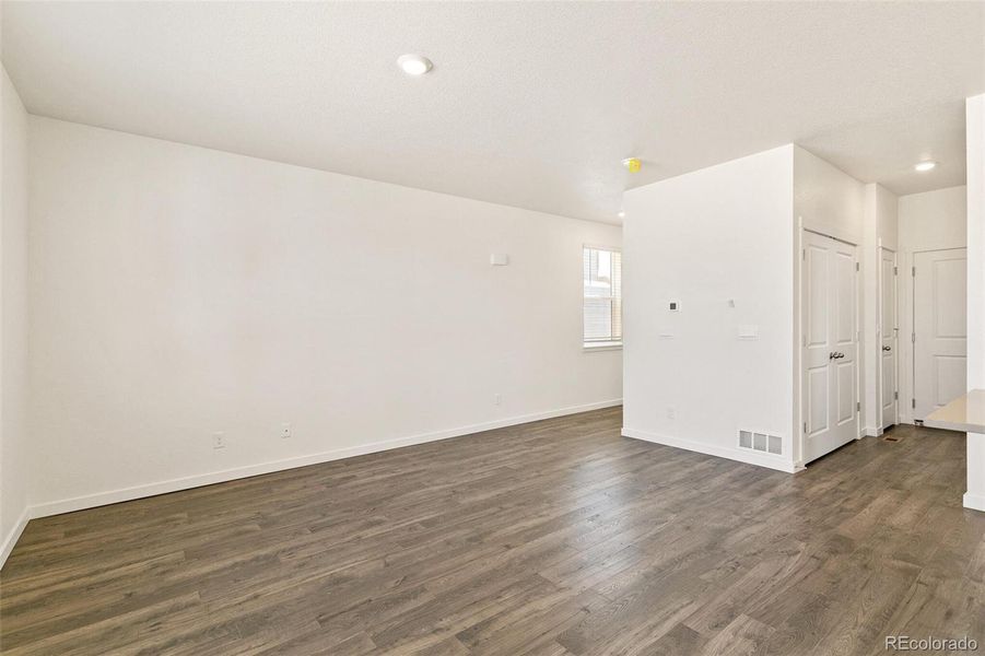 Spacious, unfurnished interior of a new home in The Ridge at Lorson Ranch, Colorado Springs (Image 17).