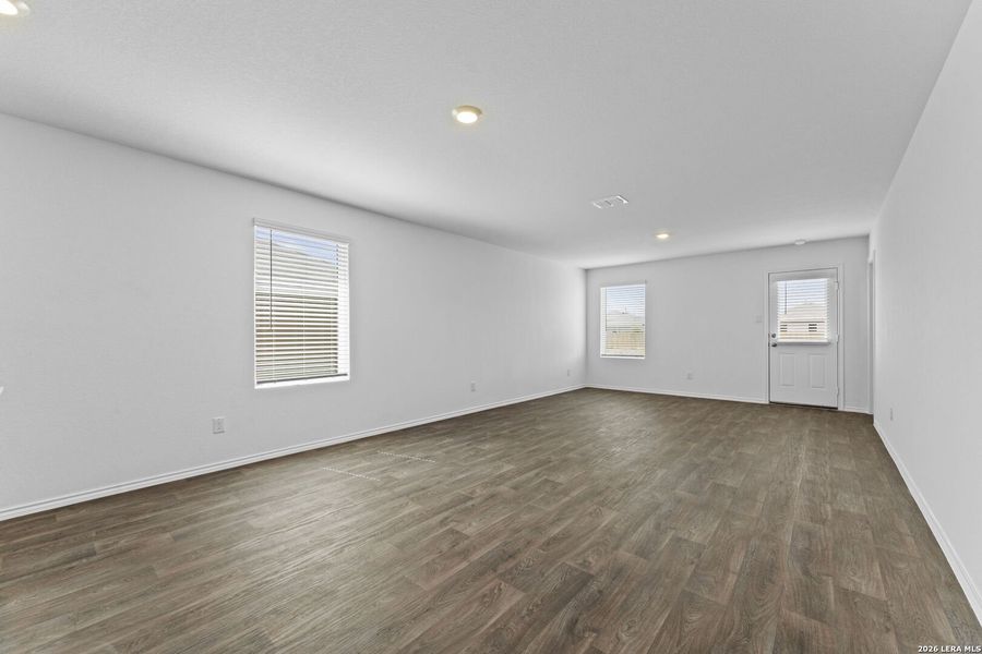 Spacious, unfurnished interior of a new home in Preserve at Medina, Von Ormy (Image 18).
