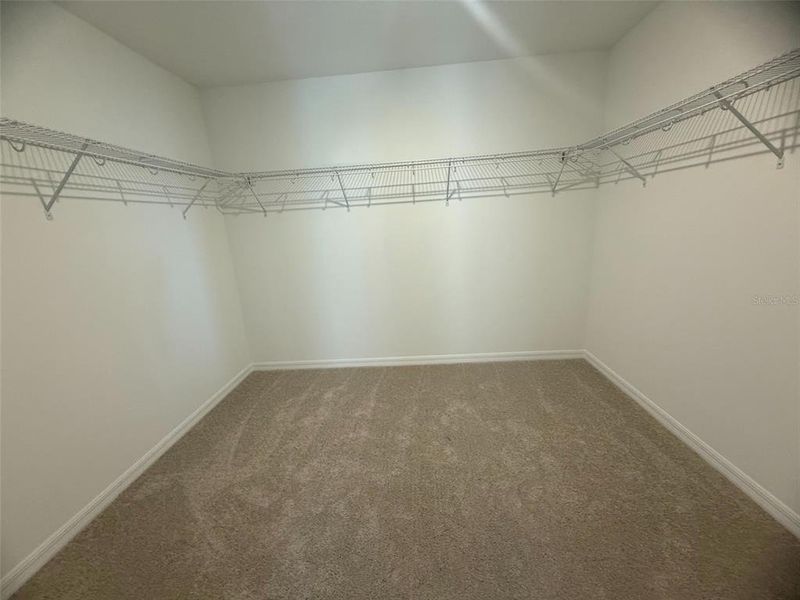 Spacious, unfurnished interior of a new home in Tyson Reserve, St. Cloud (Image 29).