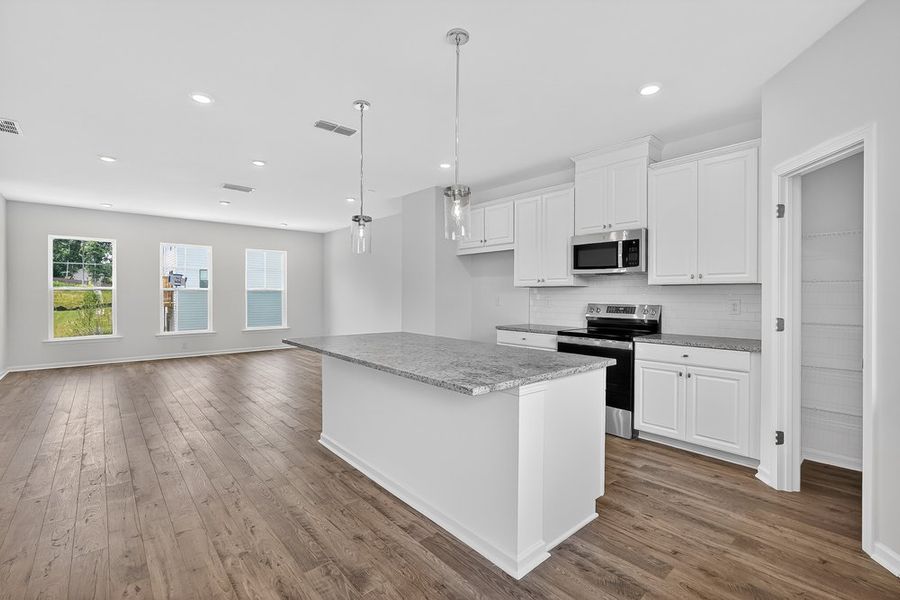 Furnished interior view inside a new home in Rosewood Farm, Lawrenceville (Image 11).