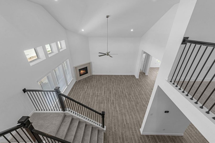 Spacious, unfurnished interior of a new home in Huntington Place, Rosharon (Image 15).