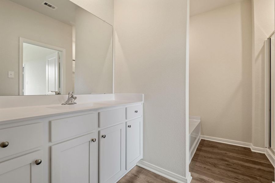 Furnished interior view inside a new home in Sweetwater Ridge, Conroe (Image 12).
