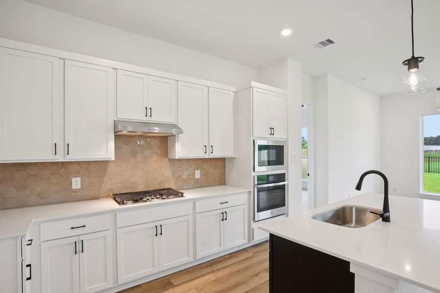 23515 Steely Thicket Kitchen