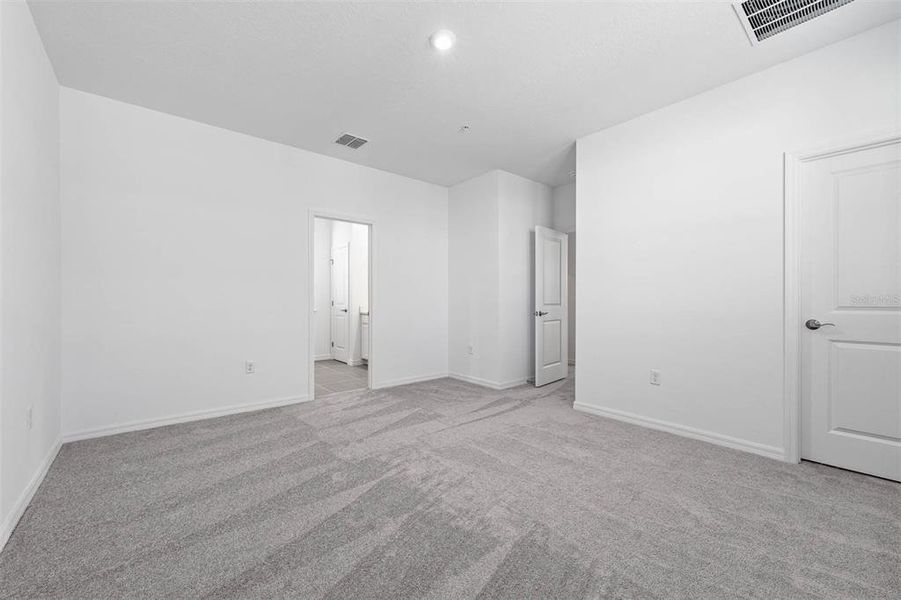 Spacious, unfurnished interior of a new home in Brack Ranch, St. Cloud (Image 39).