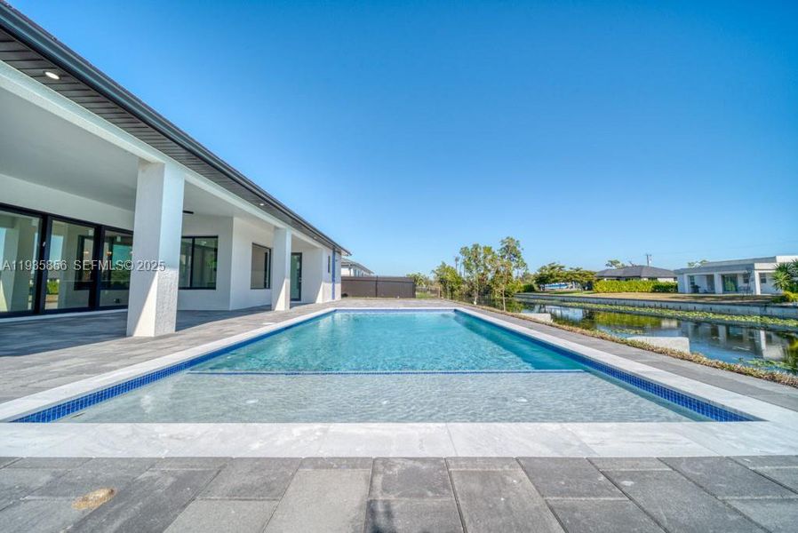 Exterior details and patio area of a home in , Cape Coral (Image 31).